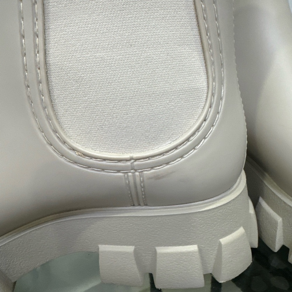 Jeffrey Campbell Off-White Chunky Chelsea Booties - Picture 5 of 9